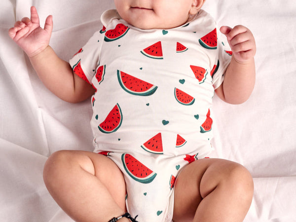How to dress a newborn baby for sleep in summer